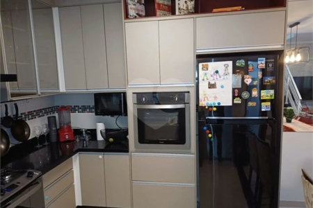 Casa à venda com 3 quartos, sendo 1 suíte, no condomínio Residencial Shekinah, São Paulo - SP