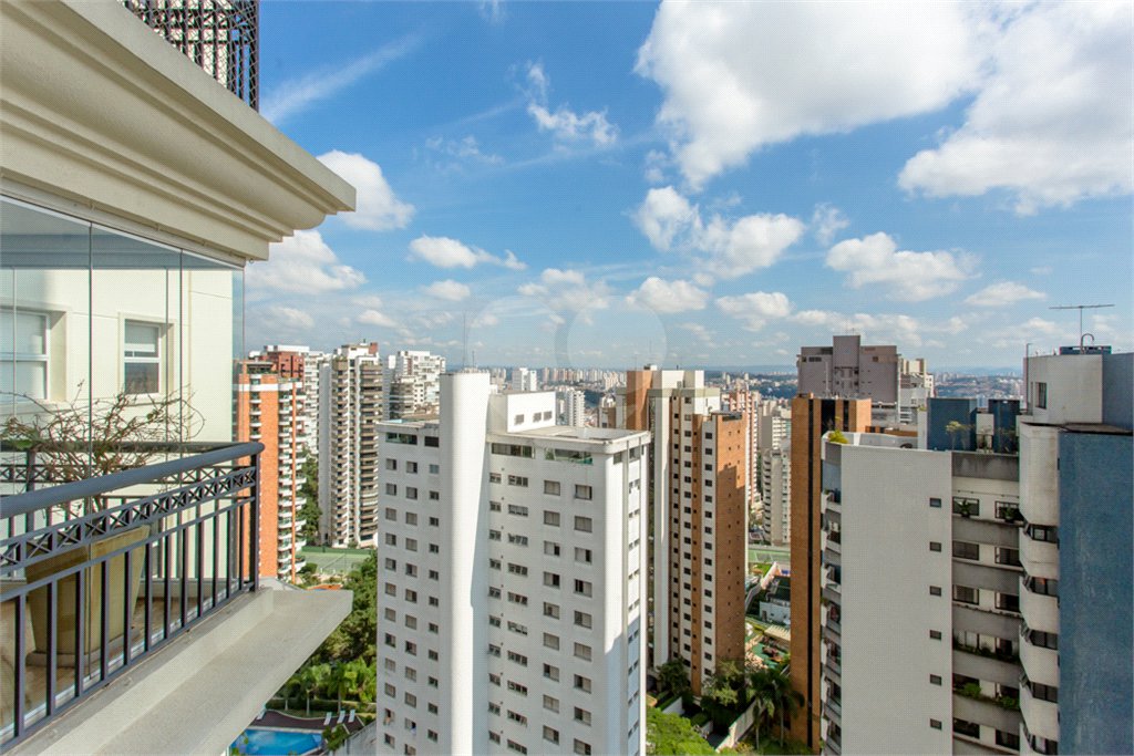 Apartamento à venda com 4 suítes em Vila Suzana, São Paulo, SP