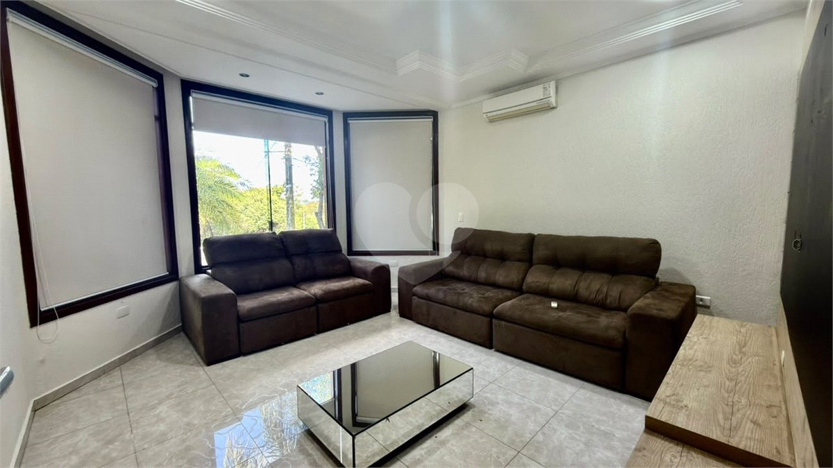 Casa à venda com 4 suítes no condomínio Parque Village Castelo, Itu - SP