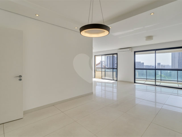 Apartamento à venda com 3 quartos, sendo 1 suíte,  em Morumbi, São Paulo, SP