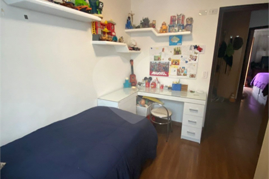 Casa à venda com 3 quartos, sendo 1 suíte, no condomínio Residencial Santa Teresinha, São Paulo - SP