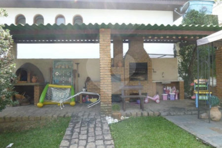 Sobrado à venda com 3 suítes em Jardim Leonor, São Paulo, SP