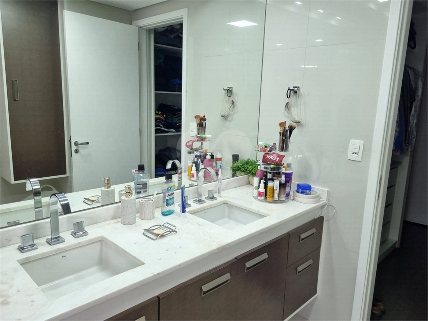 Apartamento à venda com 3 suítes em Vila Suzana, São Paulo, SP