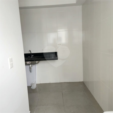 Casa à venda com 2 quartos, sendo 1 suíte, no condomínio Residencial Sanches, São Paulo - SP
