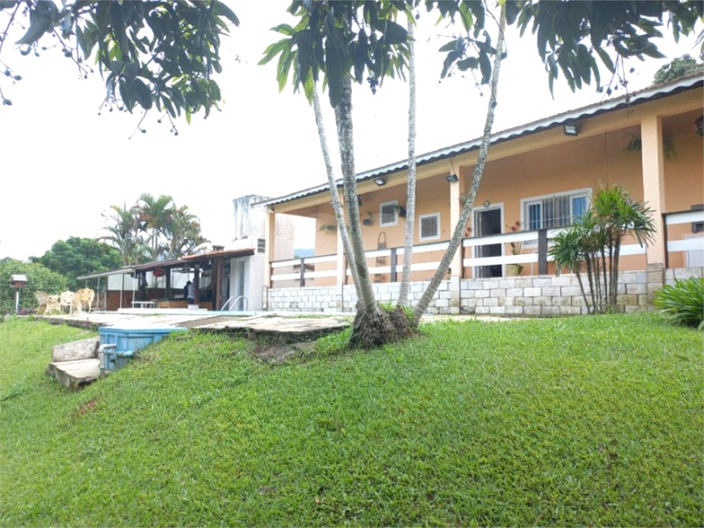 Casa à venda com 4 quartos, sendo 2 suítes, no condomínio Residencial Ypeville, Mairiporã - SP