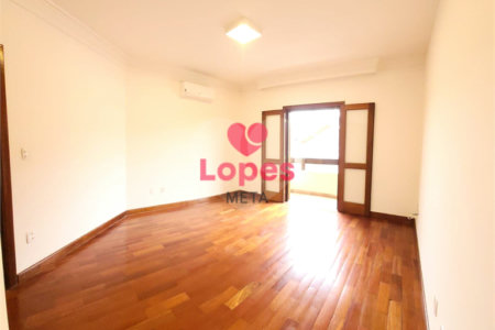 Casa à venda com 4 quartos, sendo 2 suítes, no condomínio Colinas, São José dos Campos - SP