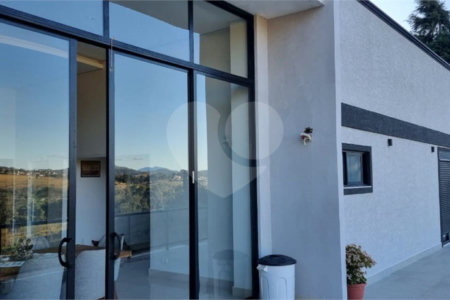 Casa à venda com 4 suítes no condomínio Osato, Atibaia - SP