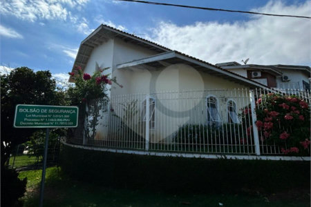 Sobrado à venda com 4 quartos, sendo 2 suítes,  em Parque Nova Suíça, Valinhos, SP
