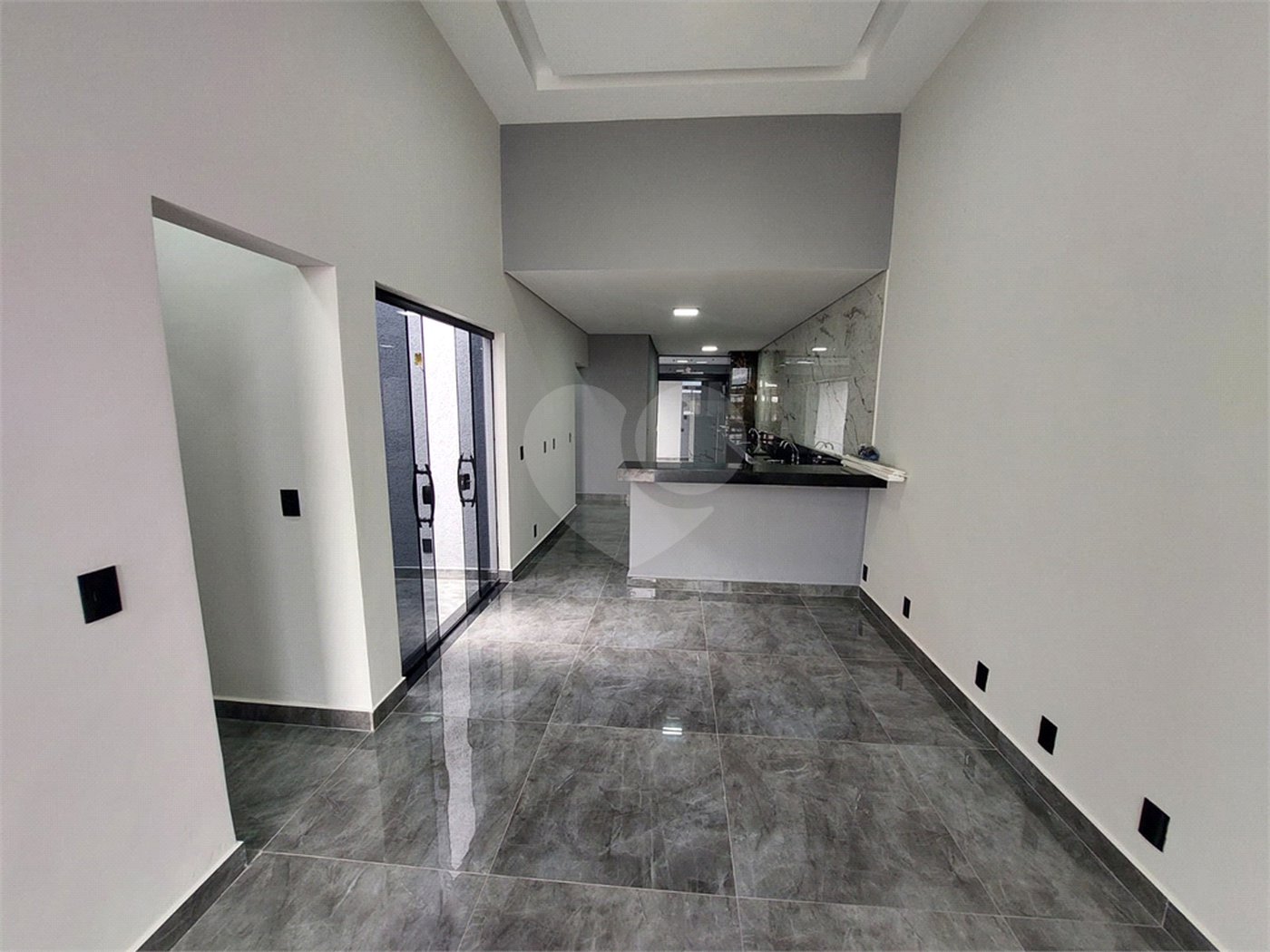 Casa à venda com 3 quartos, sendo 1 suíte, no condomínio Horto Florestal Villagio, Sorocaba - SP