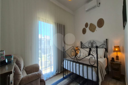 Casa à venda com 4 quartos, sendo 2 suítes,  no condomínio Riviera de Santa Cristina XIII, Paranapanema - SP