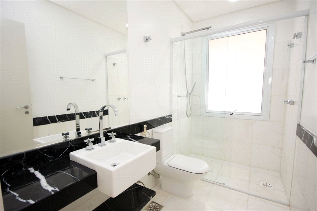 Casa à venda com 4 suítes no condomínio Vila Alba, São Paulo - SP