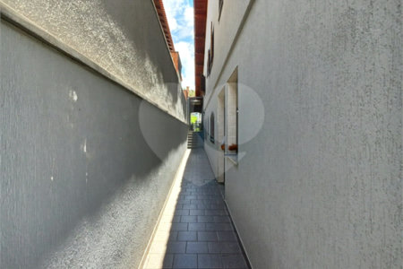 Sobrado à venda com 3 quartos, sendo 1 suíte,  em Jardim Pinheiros, São Paulo, SP