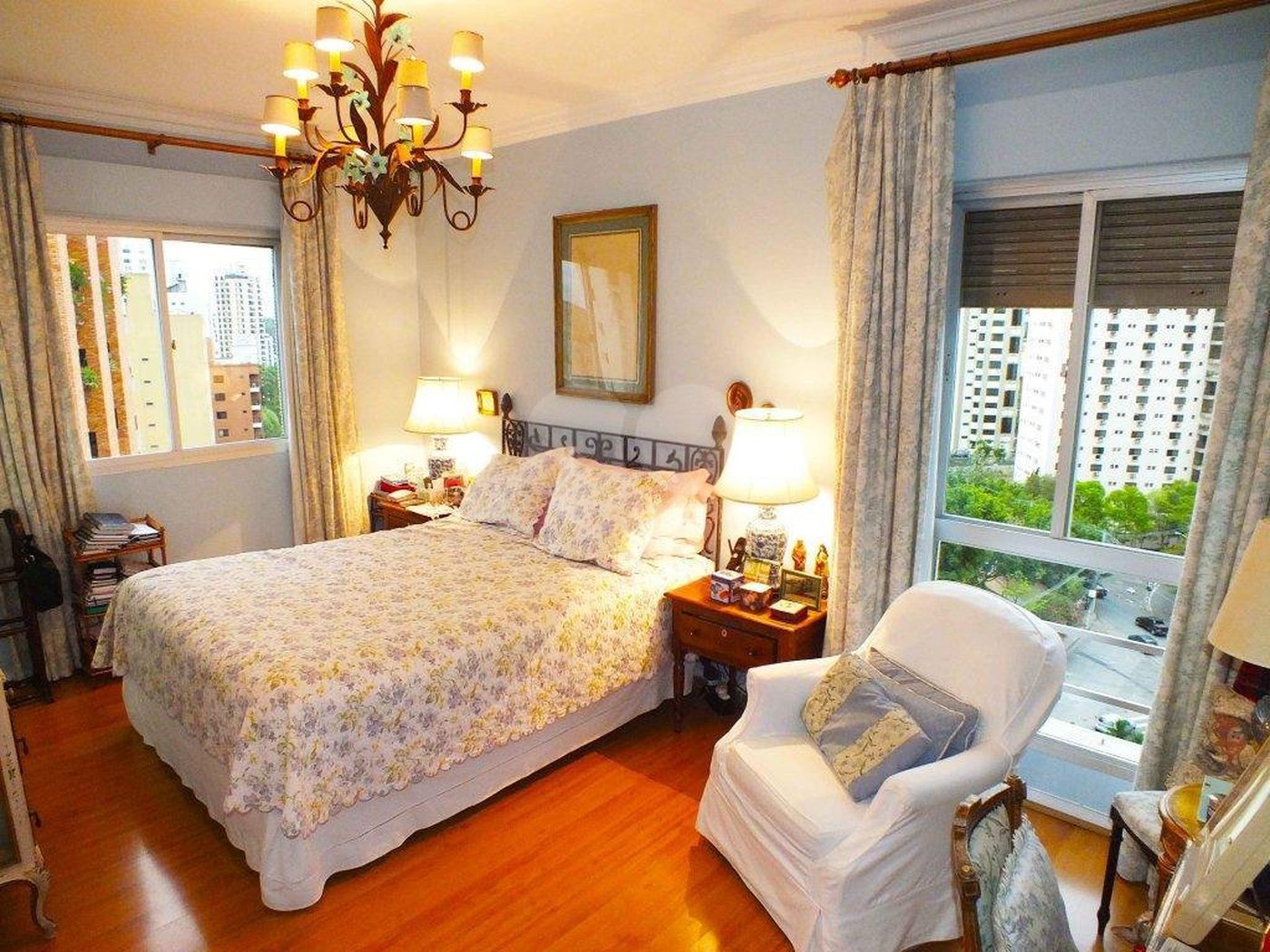 Apartamento à venda com 3 suítes em Real Parque, São Paulo, SP