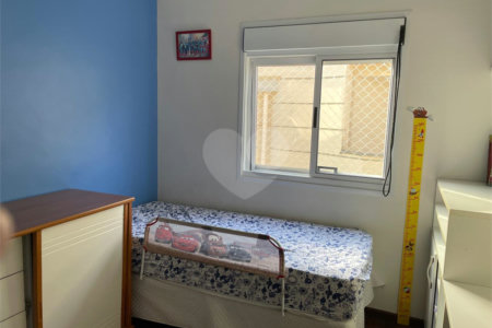Casa à venda com 3 quartos, sendo 1 suíte, no condomínio Residencial Via Veneto, São Paulo - SP