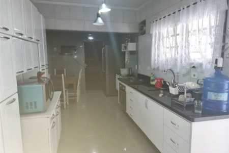 Sobrado à venda ou para alugar com 3 quartos, sendo 2 suítes,  em Ferreira, São Paulo, SP