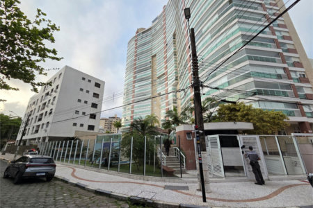 Apartamento à venda com 4 quartos, sendo 2 suítes, em Enseada, Guarujá, SP