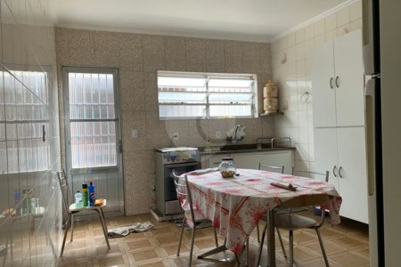 Sobrado à venda com 3 quartos em Jardim Oriental, São Paulo, SP