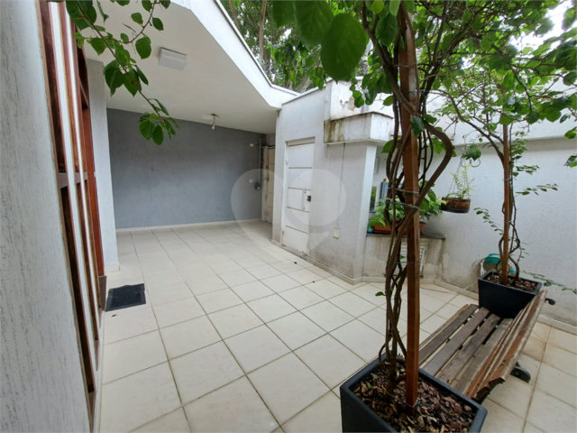 Sobrado à venda com 4 quartos, sendo 1 suíte,  em Planalto Paulista, São Paulo, SP