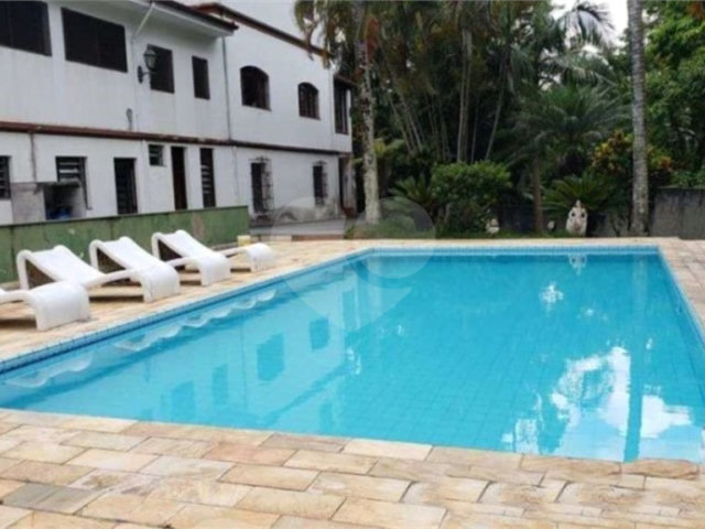 Casa à venda com 4 quartos, sendo 2 suítes,  em Horto, São Paulo, SP