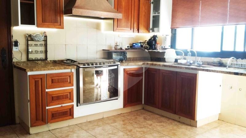 Sobrado à venda com 4 quartos, sendo 2 suítes, em Alto da Boa Vista, São Paulo, SP