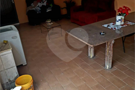 Casa térrea para venda.