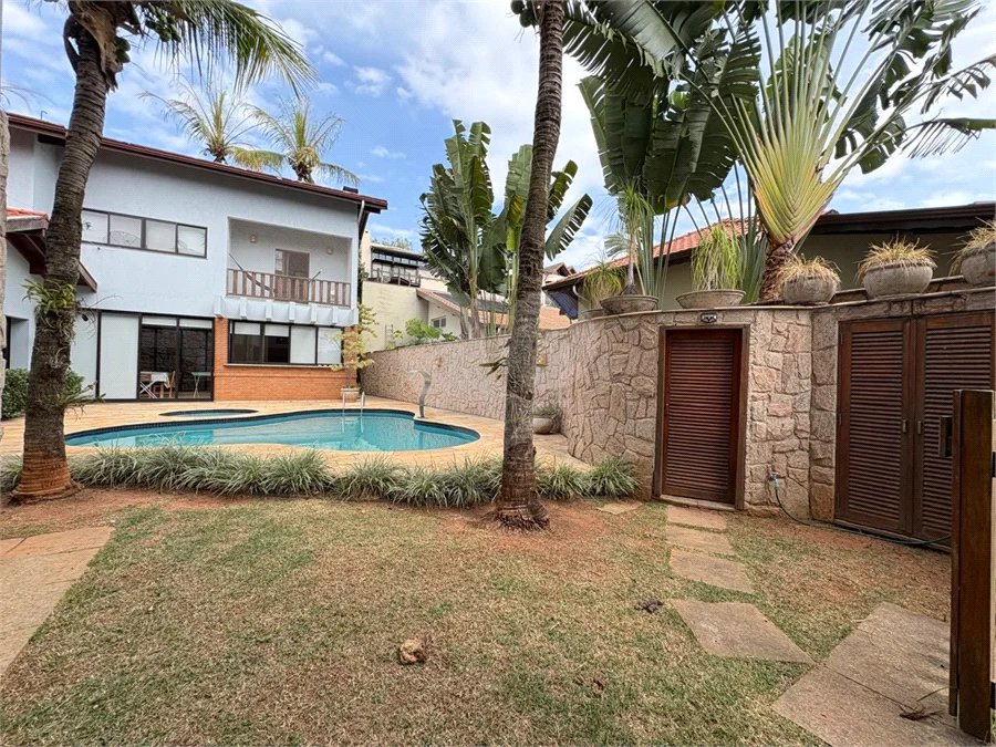 Casa a Venda no Condomínio Vista Alegre - Sede em Vinhedo/SP