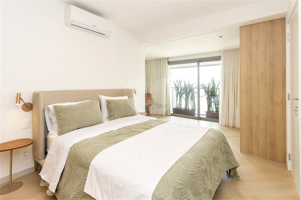 Duplex com 159m² à venda com 2 suítes, 1 dormitório, 1 escritório e 2 vagas de garagem nos Jardins