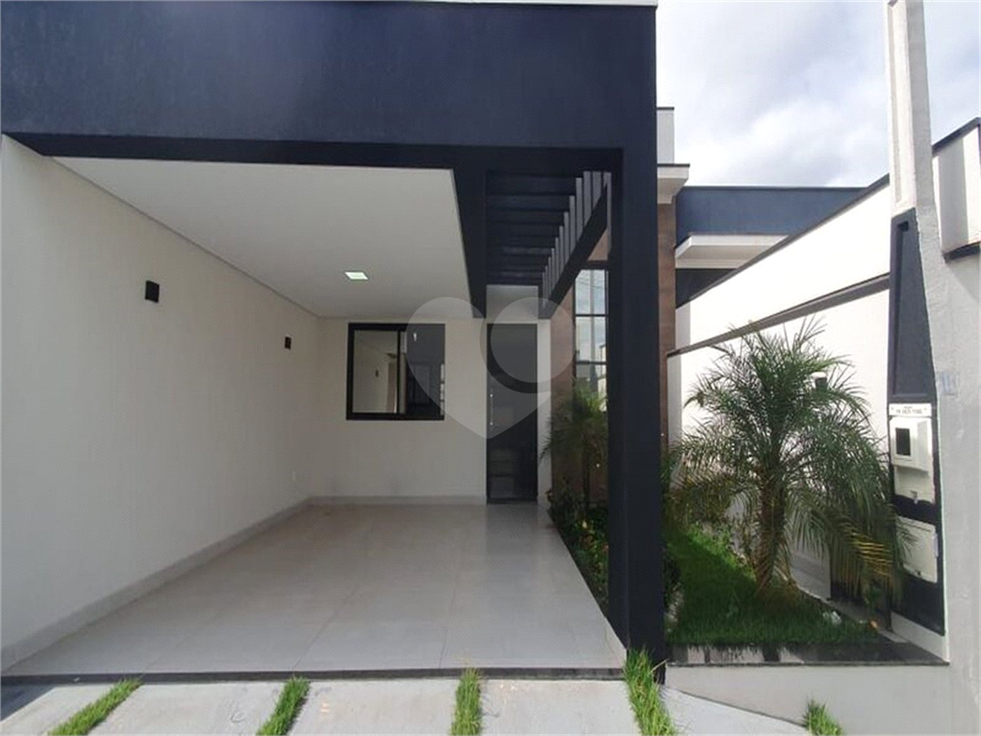 Casa à venda com 3 quartos, sendo 1 suíte, no condomínio Vila Paraty, Indaiatuba - SP