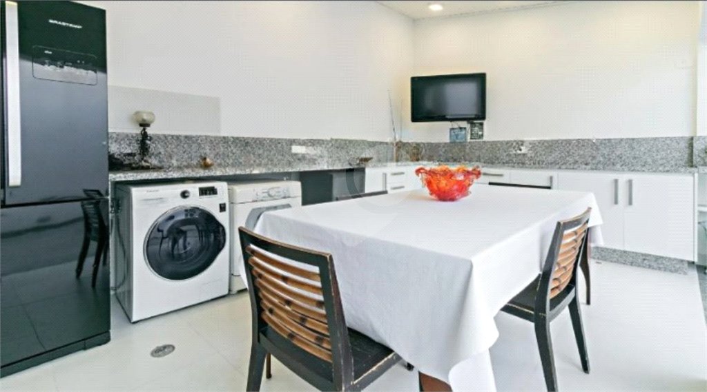 Casa à venda com 4 quartos, sendo 1 suíte, em Jardim Europa, São Paulo, SP
