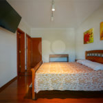 Casa à venda com 4 quartos, sendo 2 suítes, em Interlagos, São Paulo, SP