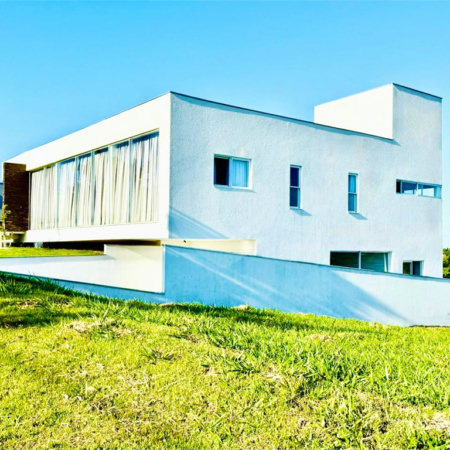 Casa à venda com 4 quartos, sendo 3 suítes, no condomínio Village Araçoiaba, Araçoiaba da Serra - SP