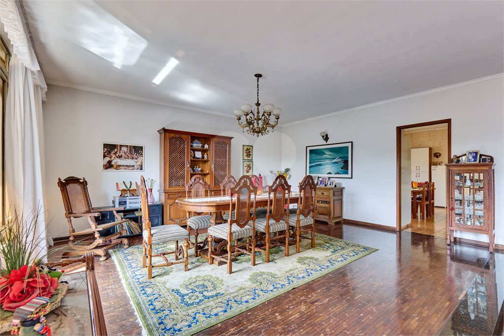 Casa de Vila à venda com 4 quartos, sendo 3 suítes,  em Alto da Boa Vista, São Paulo, SP