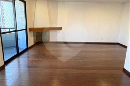 Apartamento à venda com 3 quartos, sendo 2 suítes, em Moema, São Paulo, SP