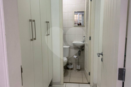 Casa à venda com 3 quartos, sendo 1 suíte, no condomínio Villas de São Francisco, São Paulo - SP