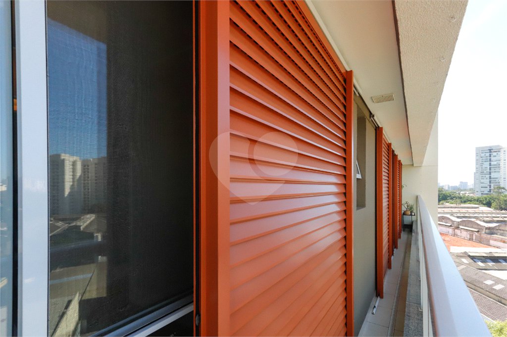 Apartamento à venda com 3 quartos, sendo 1 suíte,  em Vila Anastácio, São Paulo, SP