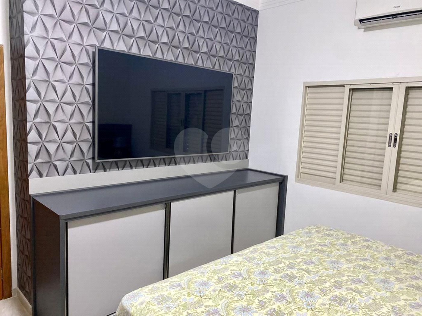 Casa à venda com 3 quartos, sendo 1 suíte, em Vila Miranda, Sumaré, SP