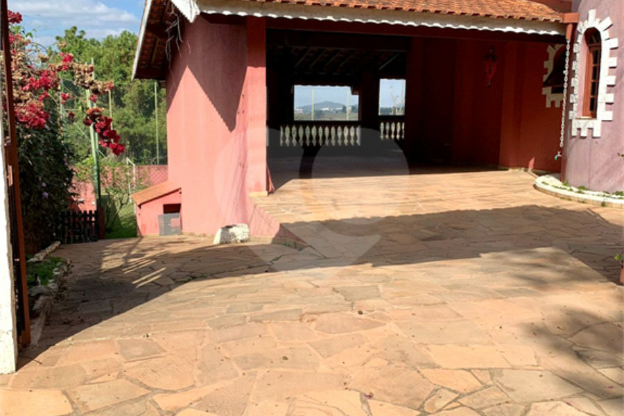 Casa à venda com 4 quartos, sendo 1 suíte, em Loteamento Rancho Maringá II, Atibaia, SP