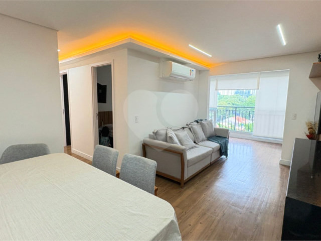 Apartamento à venda com 3 quartos, sendo 1 suíte,  em Santo Amaro, São Paulo, SP