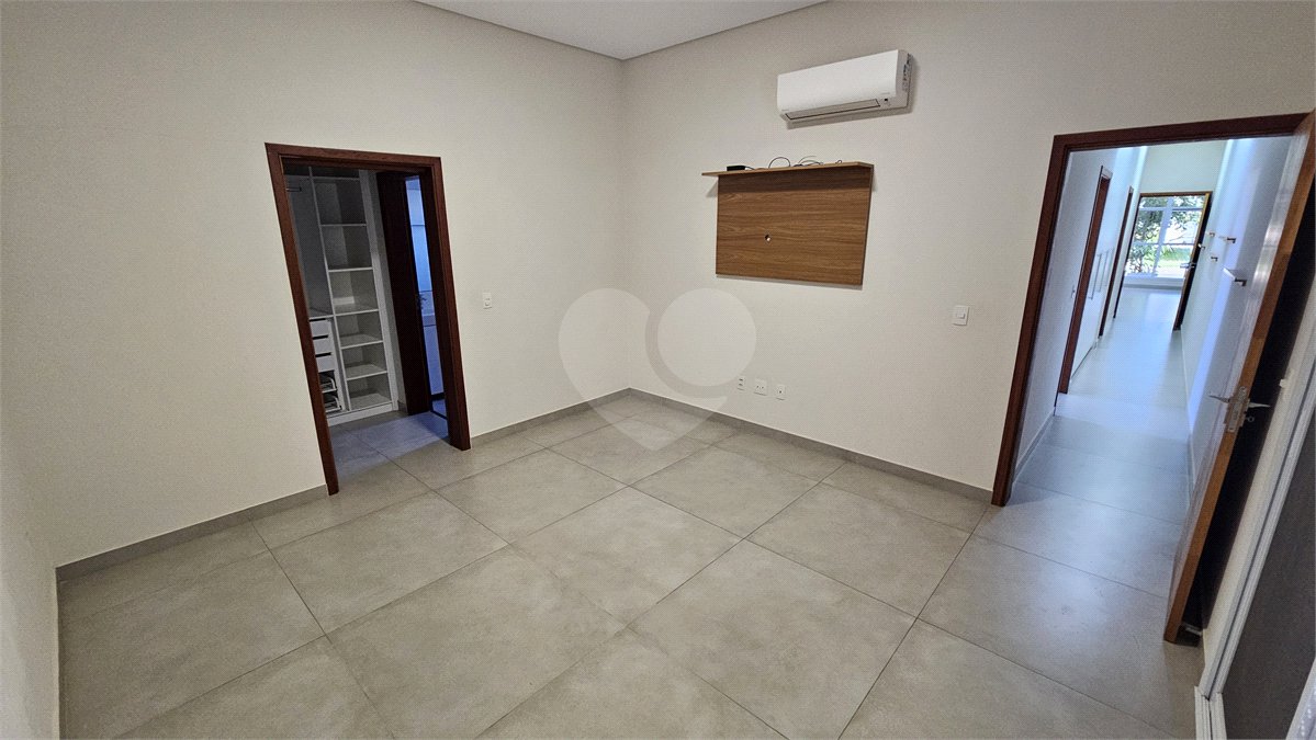 Casa para alugar com 3 suítes no condomínio Dona Lucila, Indaiatuba - SP