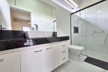 Casa à venda com 7 quartos, sendo 3 suítes, no condomínio Chacaras do Lago, Vinhedo - SP