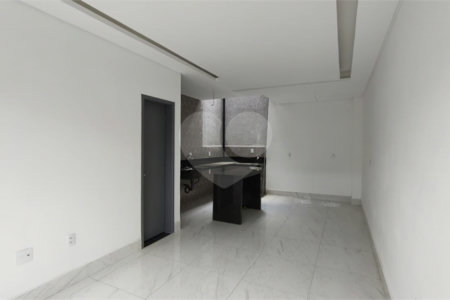 Casa à venda com 2 suítes no condomínio Residencial Paranaguá, São Paulo - SP