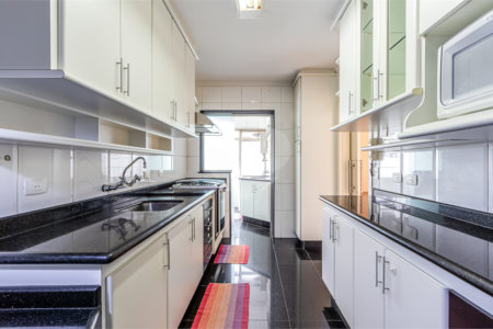 Apartamento à venda com 3 quartos, sendo 1 suíte, em Itaim Bibi, São Paulo, SP
