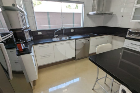 Sobrado Novo à Venda em Mirandópolis | 332 m² | 4 Dormitórios Suítes | 6 Vagas de Garagem