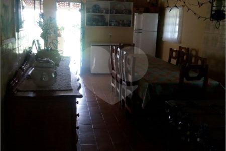 Chácara à venda com 5 quartos, sendo 2 suítes,  no Centro, Sarapuí, SP