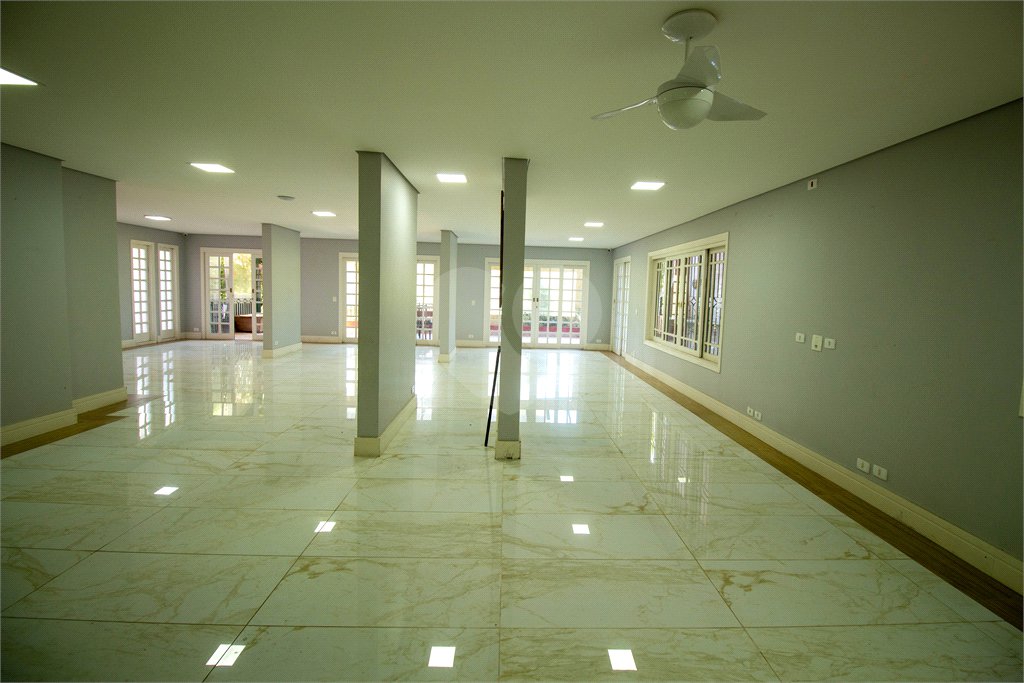 Villagio à venda ou para alugar com 4 suítes em Chácara Santa Lúcia dos Ypes, Carapicuíba, SP