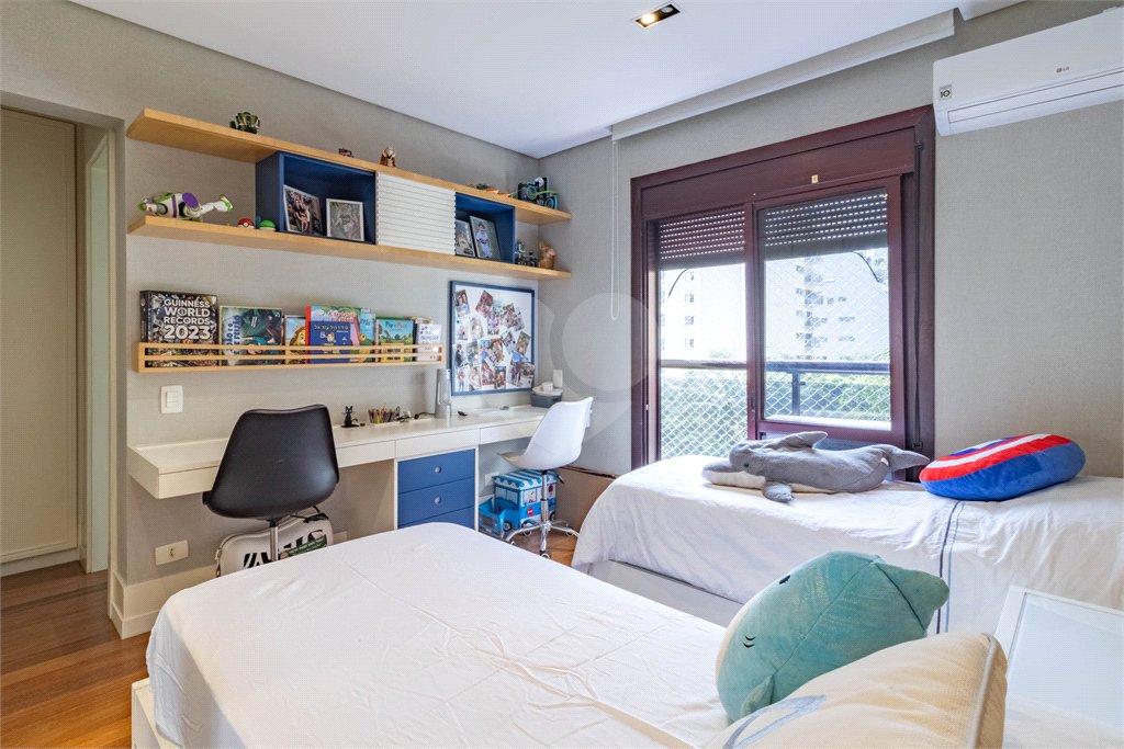 Apartamento à venda com 4 quartos, sendo 3 suítes, em Santa Cecília, São Paulo, SP