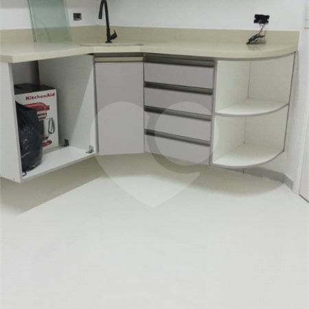 Apartamento à venda com 3 quartos, sendo 1 suíte,  em Alto da Boa Vista, São Paulo, SP
