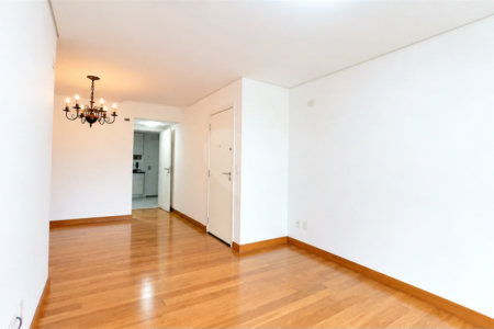 Apartamento à venda com 3 quartos, sendo 1 suíte, em Jardim das Acácias, São Paulo, SP