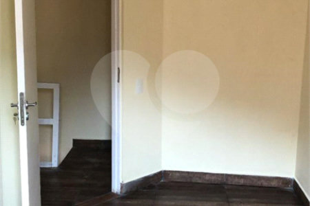 Casa à venda com 8 quartos no condomínio Quaresmeira, Suzano - SP