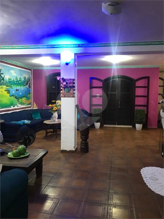 Casa à venda com 4 quartos, sendo 1 suíte, em Senador Vasconcelos, Rio de Janeiro, RJ